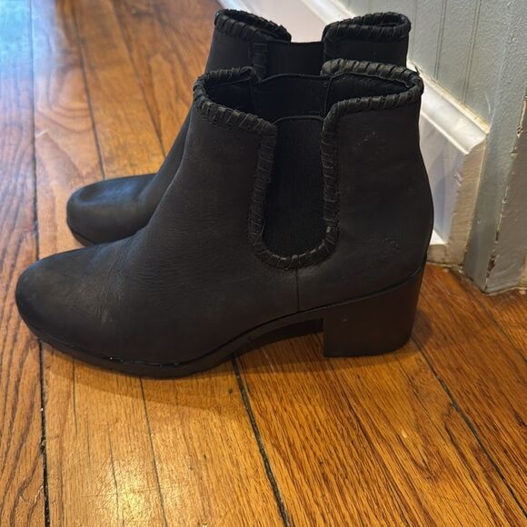 Jack Rogers Boots Womens 8.5 M Chelsea Heels Ankle Booties Black Leather Pull On - Picture 3 of 6